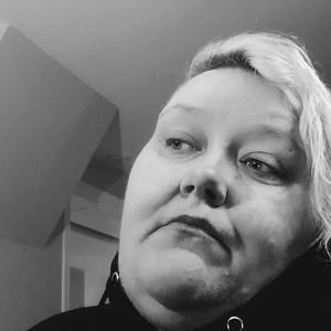 Meet your Posher, Leanne